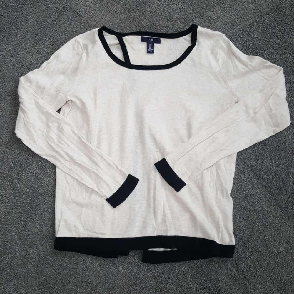 **3 for $15** Gap Sweater